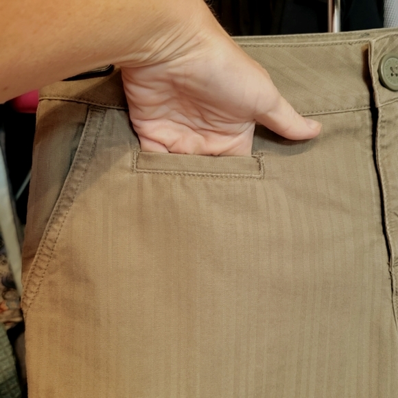 OLD NAVY ♡ Sweet Military Green Cotton Low Waist Bengal Striped Bermuda Shorts 6 - Picture 15 of 16